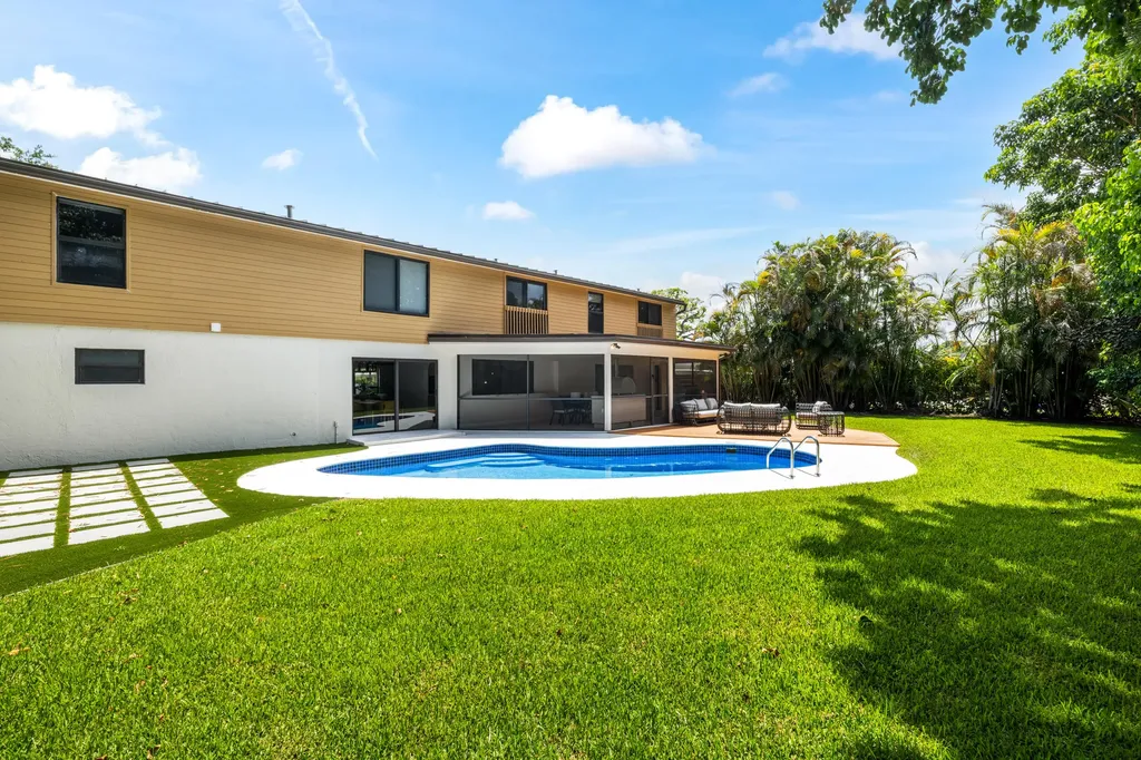 342 Fairway W Tequesta FL 33469