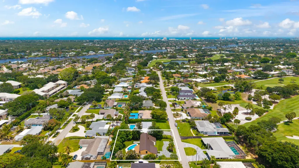 342 Fairway W Tequesta FL 33469