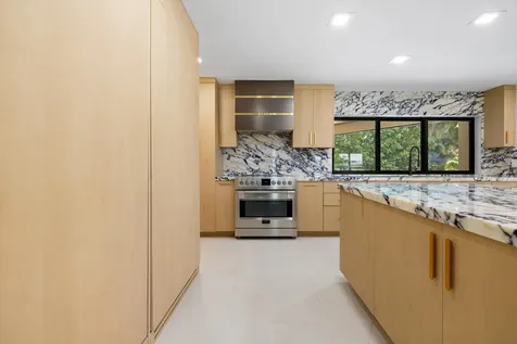 342 Fairway W Tequesta FL 33469