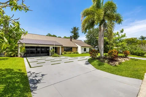 342 Fairway W Tequesta FL 33469