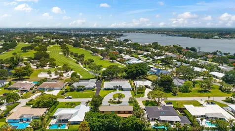342 Fairway W Tequesta FL 33469