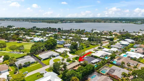 342 Fairway W Tequesta FL 33469