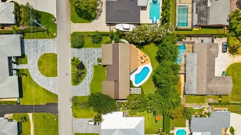 342 Fairway W Tequesta FL 33469