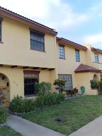 2768 NW 47th Lane Lauderdale Lakes FL 33313