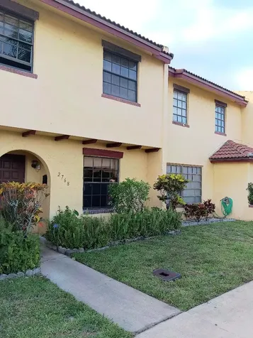 2768 NW 47th Lane Lauderdale Lakes FL 33313