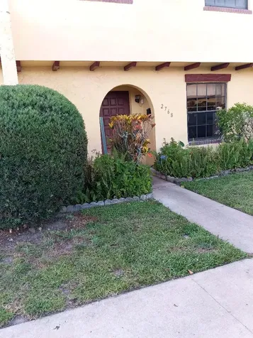 2768 NW 47th Lane Lauderdale Lakes FL 33313