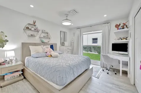 9010 S Lake Dasha Drive Plantation FL 33324