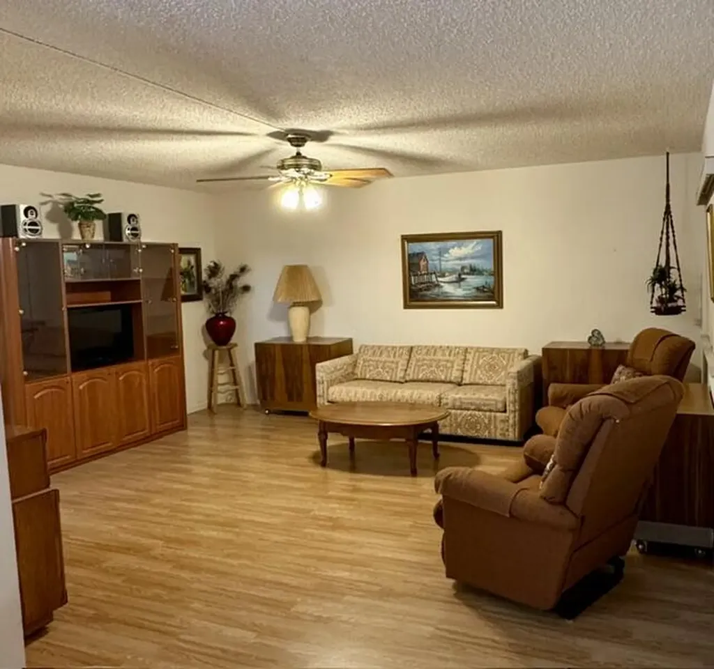749 Monaco P Delray Beach FL 33446