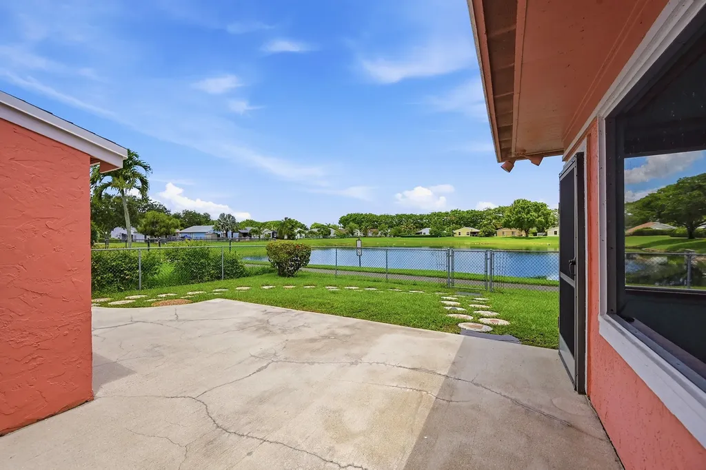 8131 Country Park Drive Boca Raton FL 33433