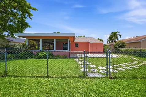 8131 Country Park Drive Boca Raton FL 33433