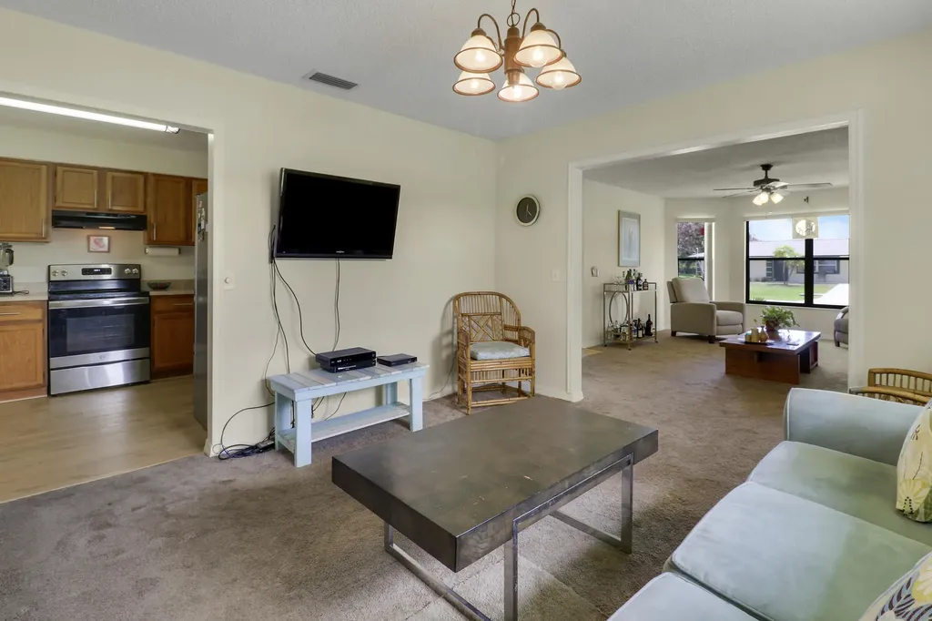 464 NW Ravenswood Lane Port St Lucie FL 34983