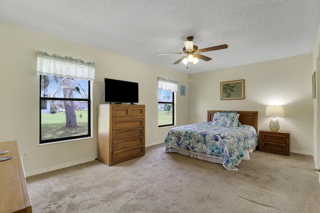 464 NW Ravenswood Lane Port St Lucie FL 34983