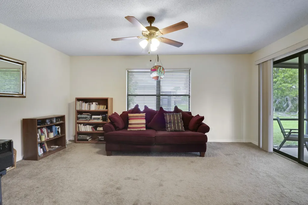 464 NW Ravenswood Lane Port St Lucie FL 34983