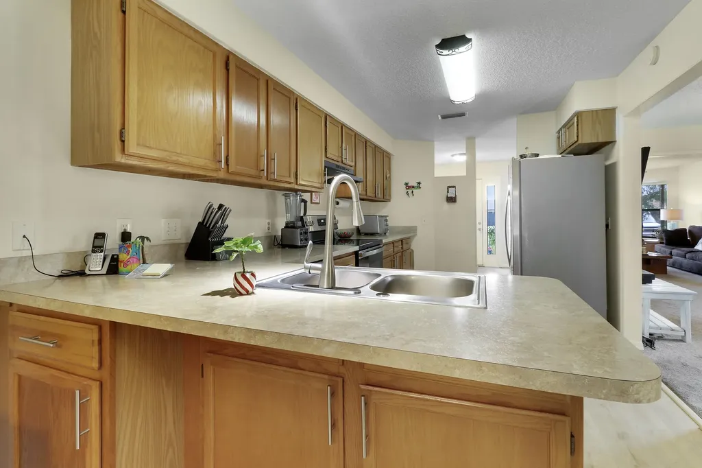 464 NW Ravenswood Lane Port St Lucie FL 34983