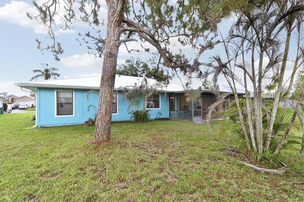 464 NW Ravenswood Lane Port St Lucie FL 34983
