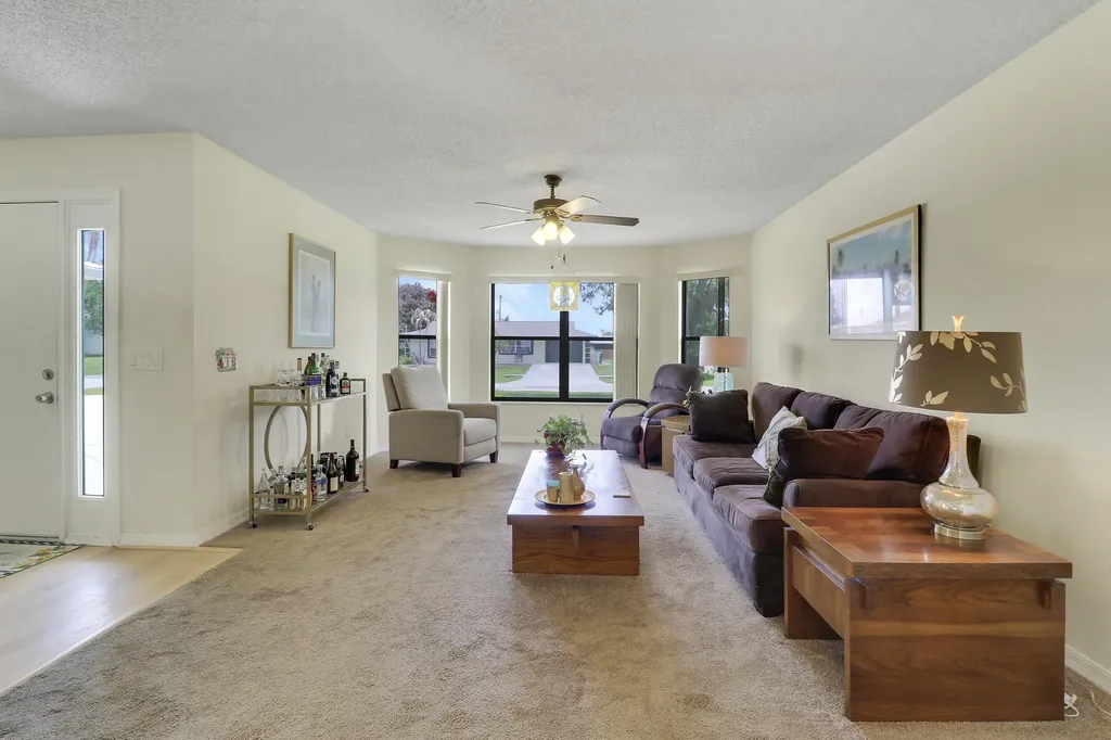464 NW Ravenswood Lane Port St Lucie FL 34983