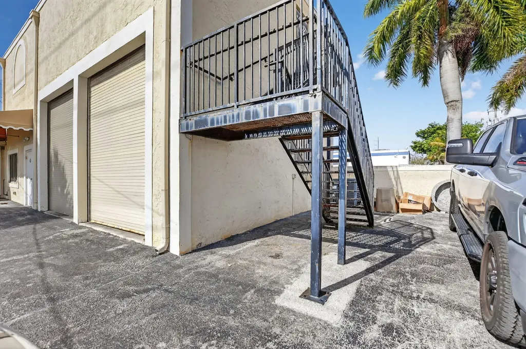 13 SW 10th Street Deerfield Beach FL 33441