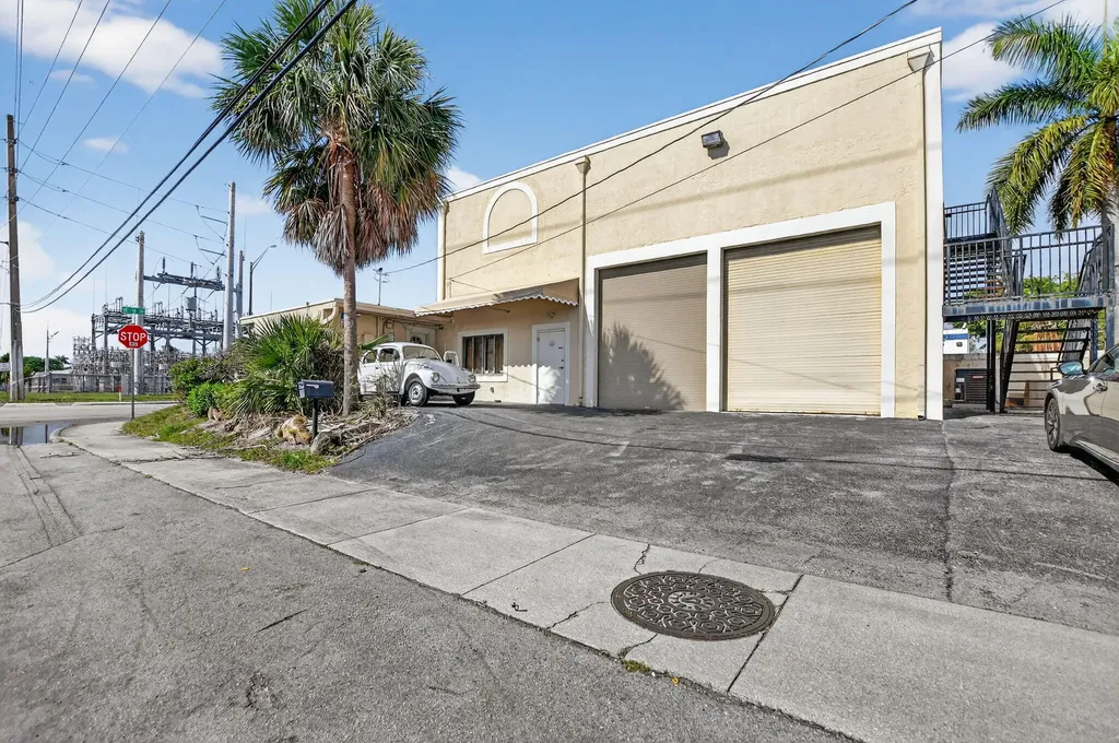 13 SW 10th Street Deerfield Beach FL 33441