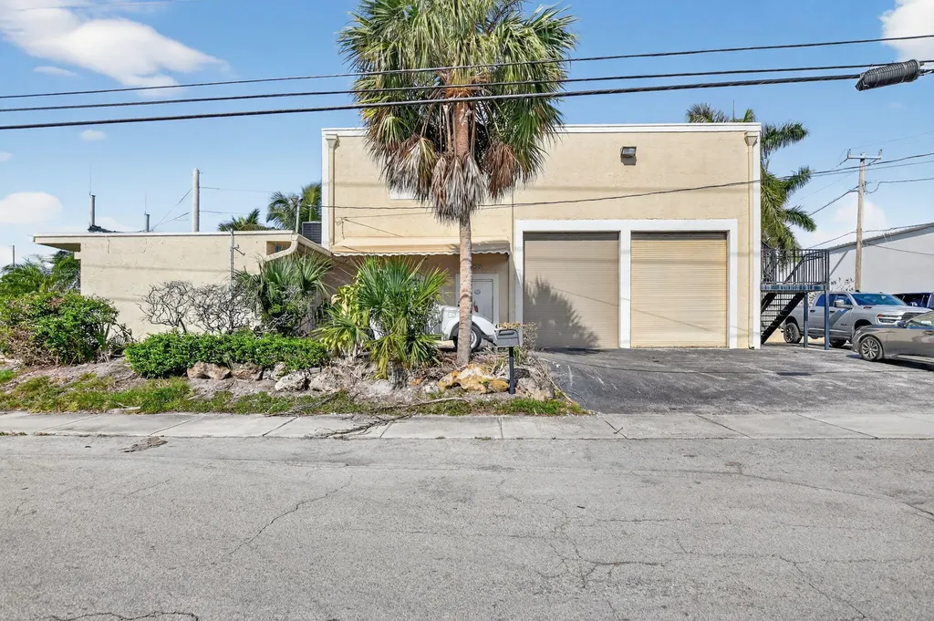 13 SW 10th Street Deerfield Beach FL 33441