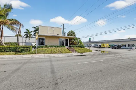 13 SW 10th Street Deerfield Beach FL 33441