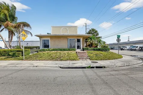 13 SW 10th Street Deerfield Beach FL 33441