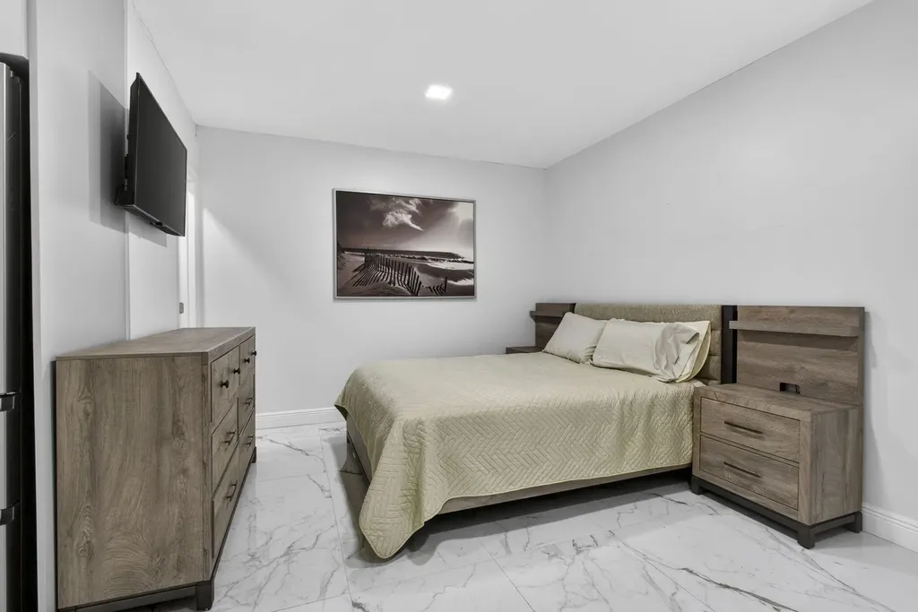 102 E Royal Pine Circle Court Royal Palm Beach FL 33411