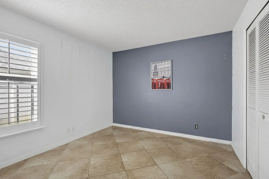 102 E Royal Pine Circle Court Royal Palm Beach FL 33411