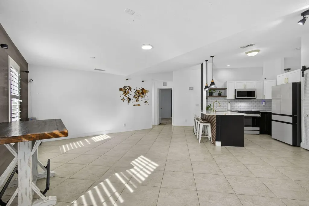 102 E Royal Pine Circle Court Royal Palm Beach FL 33411