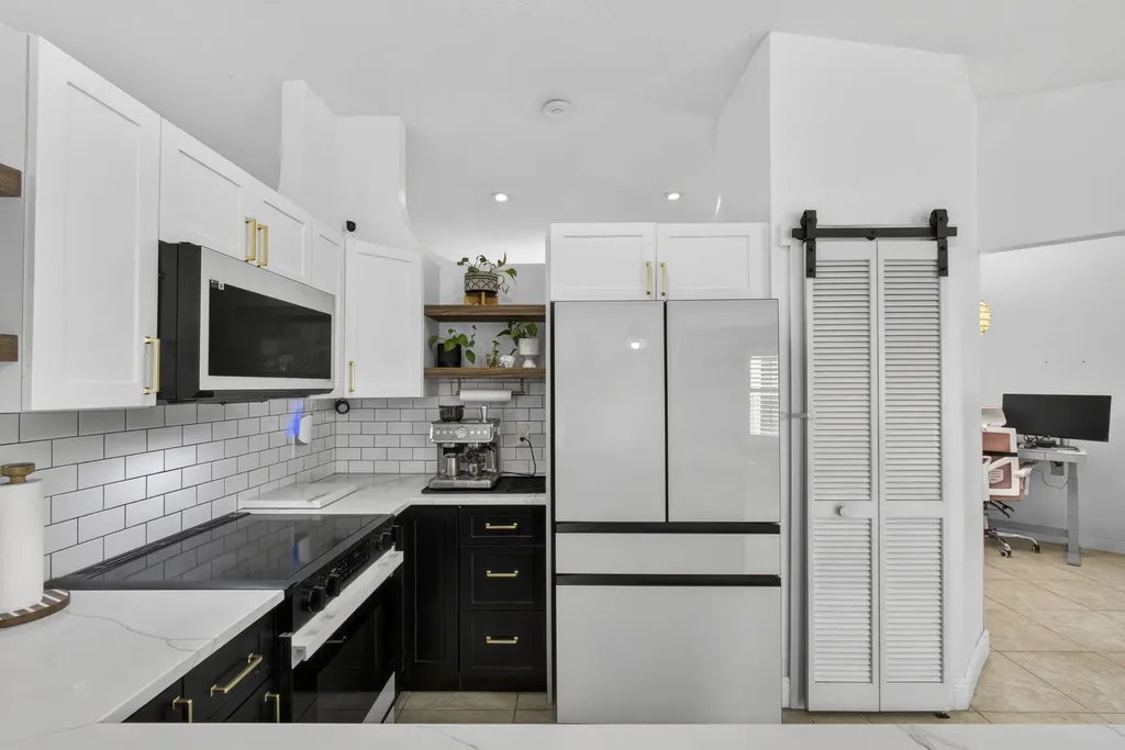 102 E Royal Pine Circle Court Royal Palm Beach FL 33411