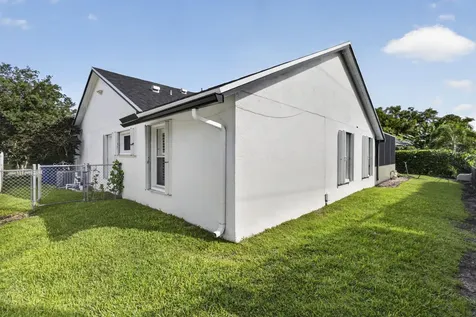 102 E Royal Pine Circle Court Royal Palm Beach FL 33411