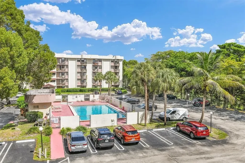2501 Riverside Drive Coral Springs FL 33065