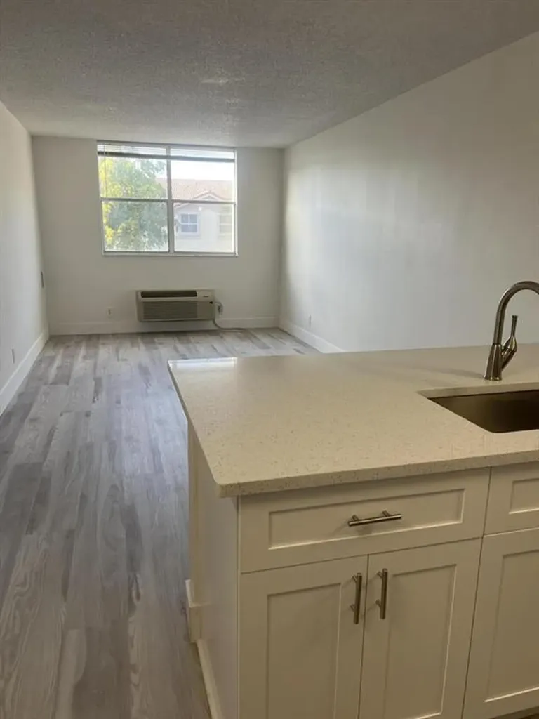 2501 Riverside Drive Coral Springs FL 33065
