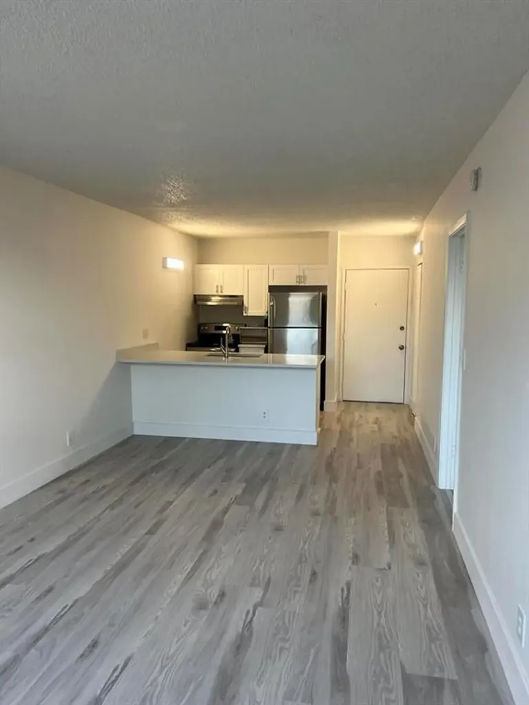 2501 Riverside Drive Coral Springs FL 33065