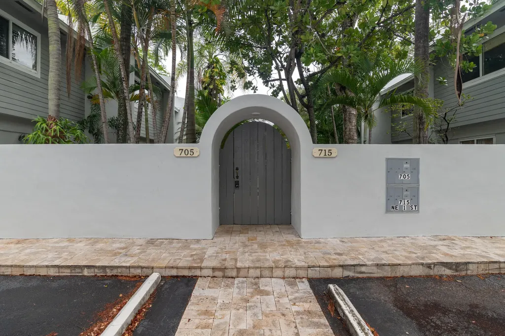 715 NE 1st Street Fort Lauderdale FL 33301