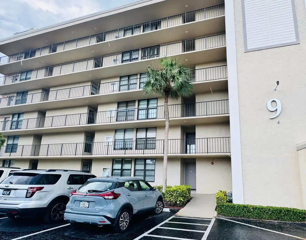 9 Royal Palm Way Boca Raton FL 33432