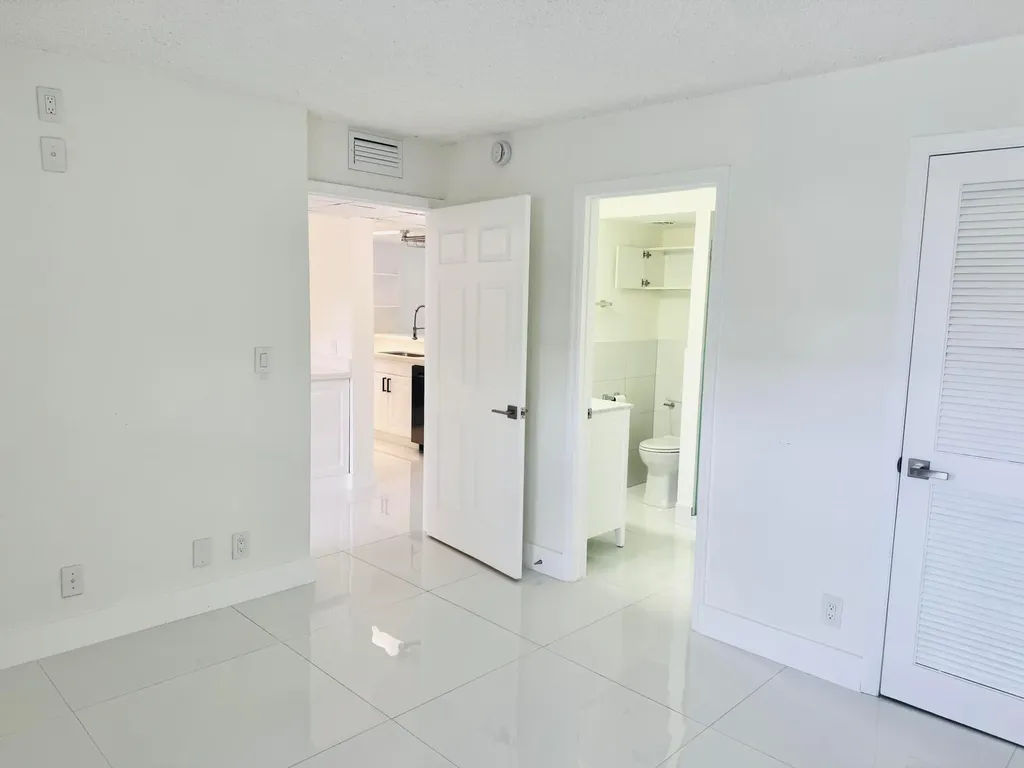9 Royal Palm Way Boca Raton FL 33432