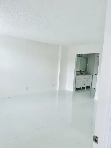 9 Royal Palm Way Boca Raton FL 33432