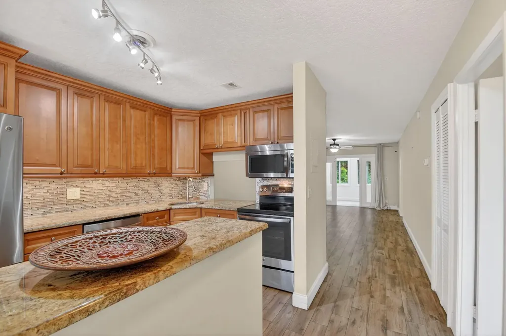 112 Lake Olive Drive Royal Palm Beach FL 33411