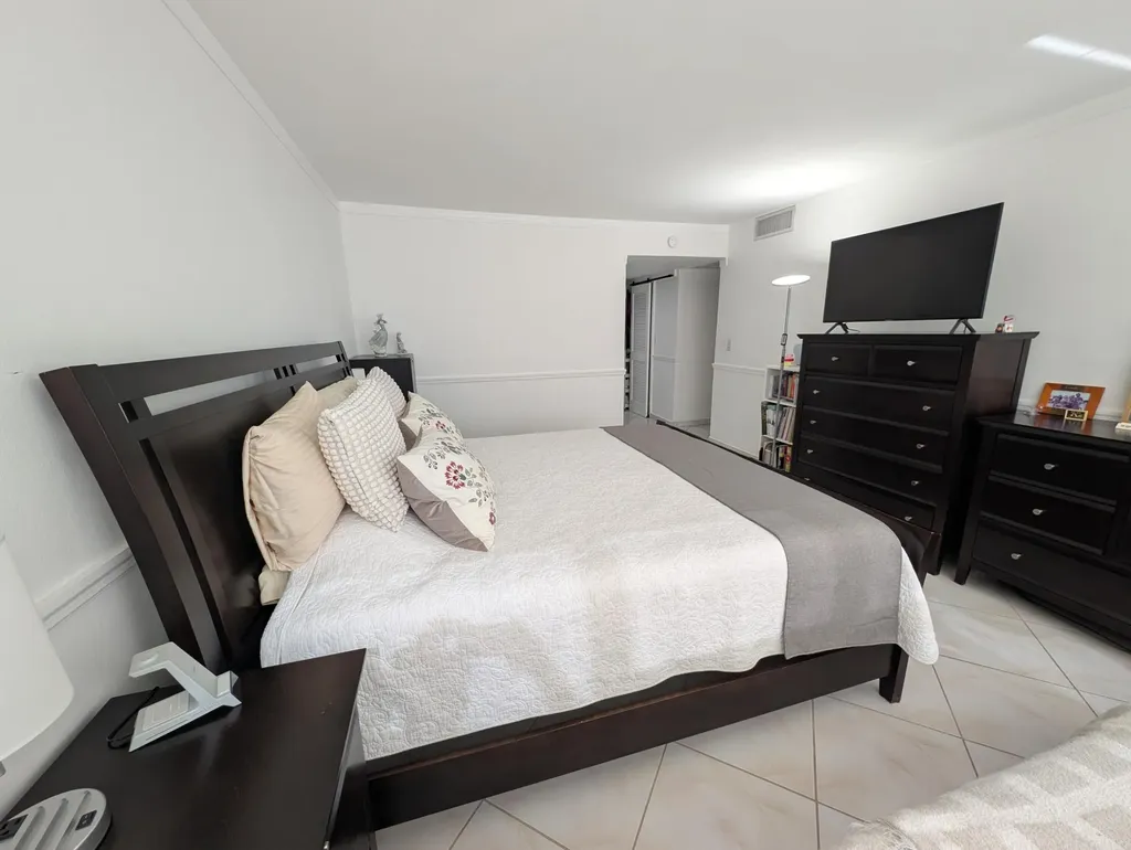 3140 S Ocean Drive Hallandale Beach FL 33009