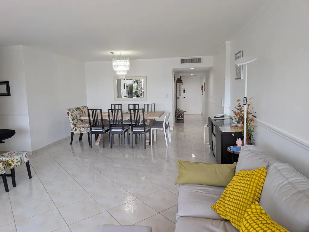 3140 S Ocean Drive Hallandale Beach FL 33009