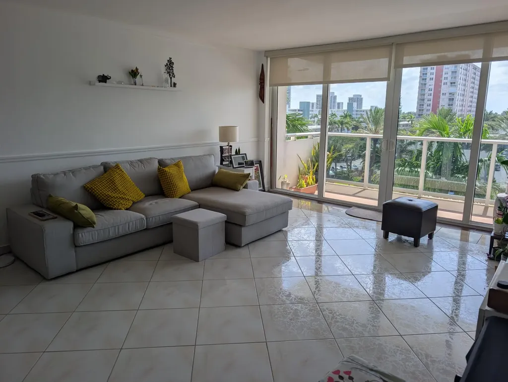 3140 S Ocean Drive Hallandale Beach FL 33009