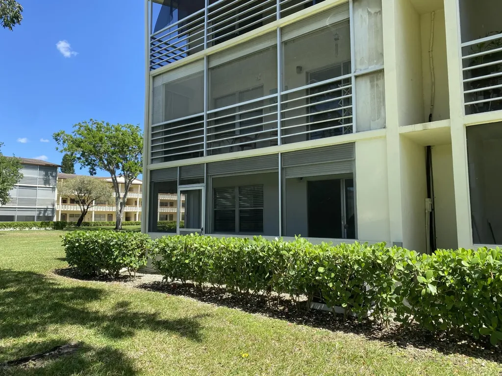 256 Mansfield Boca Raton FL 33434