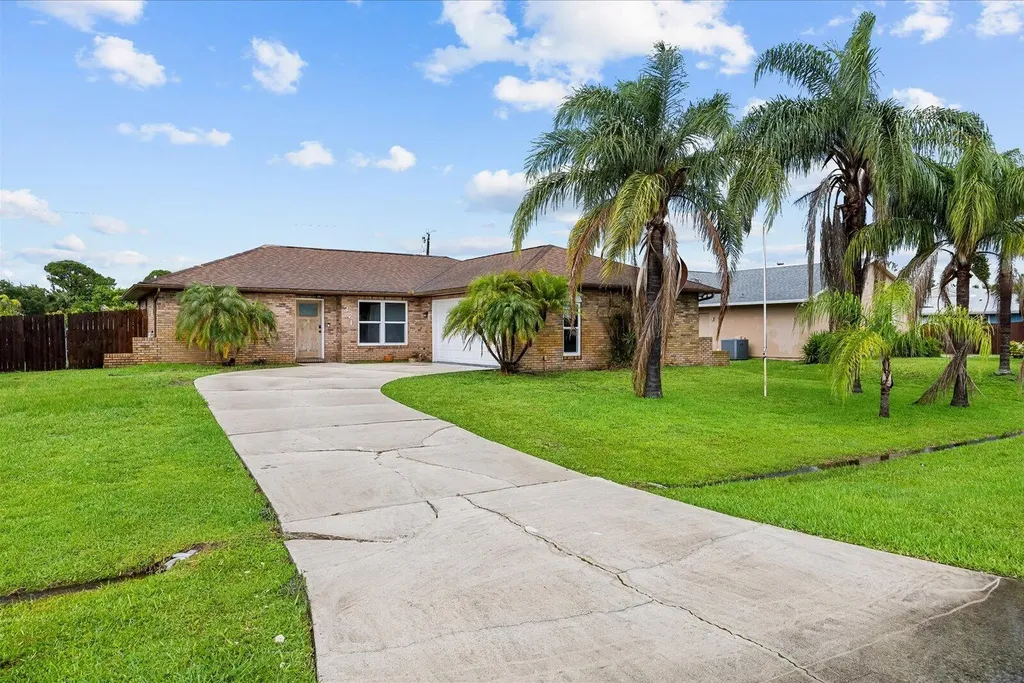 371 SW Butler Avenue Port St Lucie FL 34983