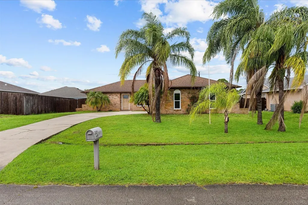 371 SW Butler Avenue Port St Lucie FL 34983