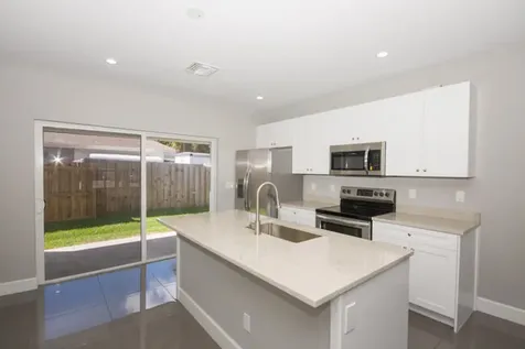 195 S 4th Street Lantana FL 33462