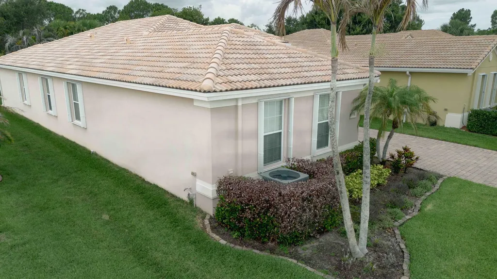 4376 NW Oakbrook Circle Jensen Beach FL 34957