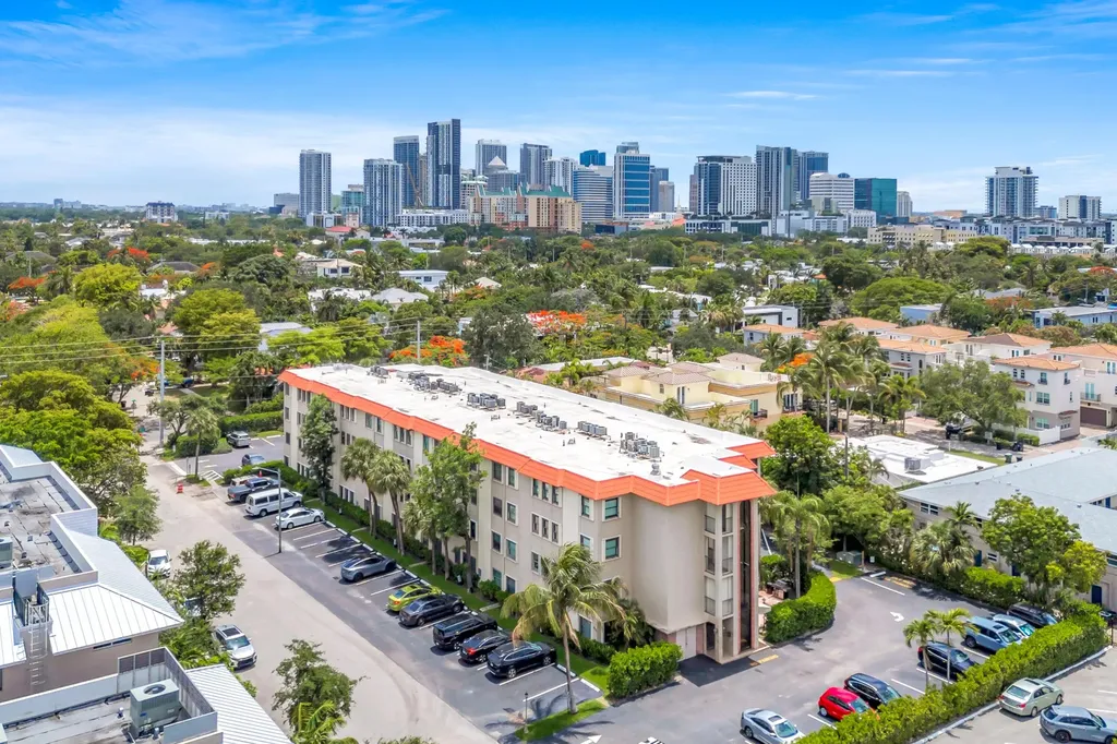 615 NE 12th Avenue Fort Lauderdale FL 33304