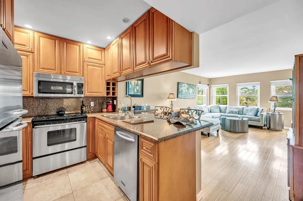 615 NE 12th Avenue Fort Lauderdale FL 33304