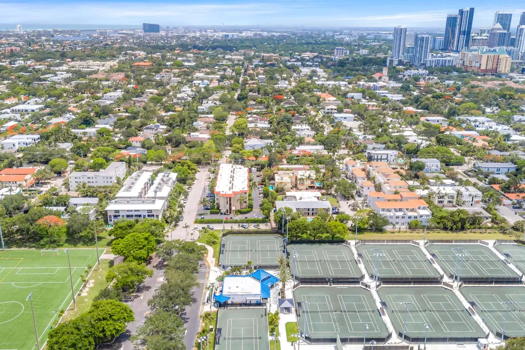 615 NE 12th Avenue Fort Lauderdale FL 33304