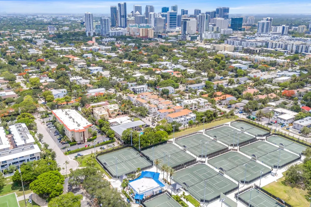 615 NE 12th Avenue Fort Lauderdale FL 33304